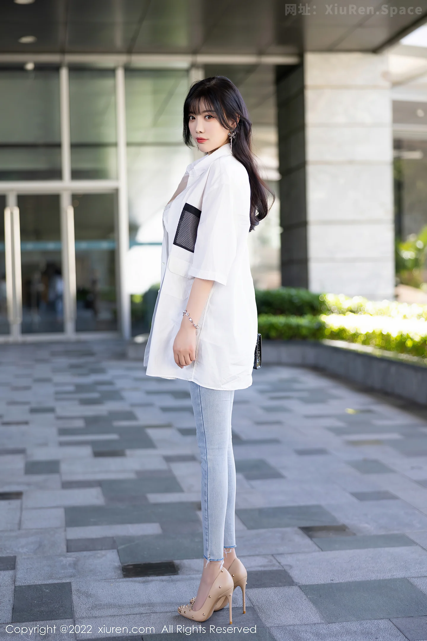 图片[3]-[XiuRen秀人网] VOL.5614 女神杨晨晨Yome私房半脱露白色内衣配无内肉丝迷人诱惑写真83P-秀人网官方网站